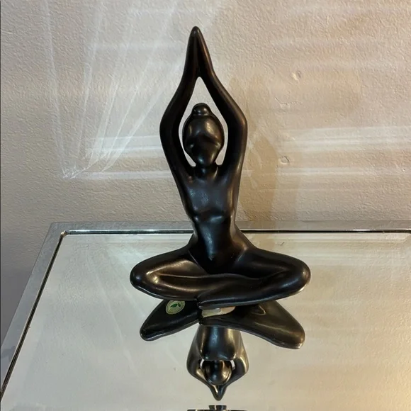 Black Yoga Pose Figurine - Picture 1 of 2